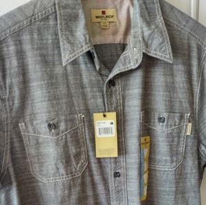 Woolrich Grey with white sticking 2 front lockets 100 percent Cotton size Large